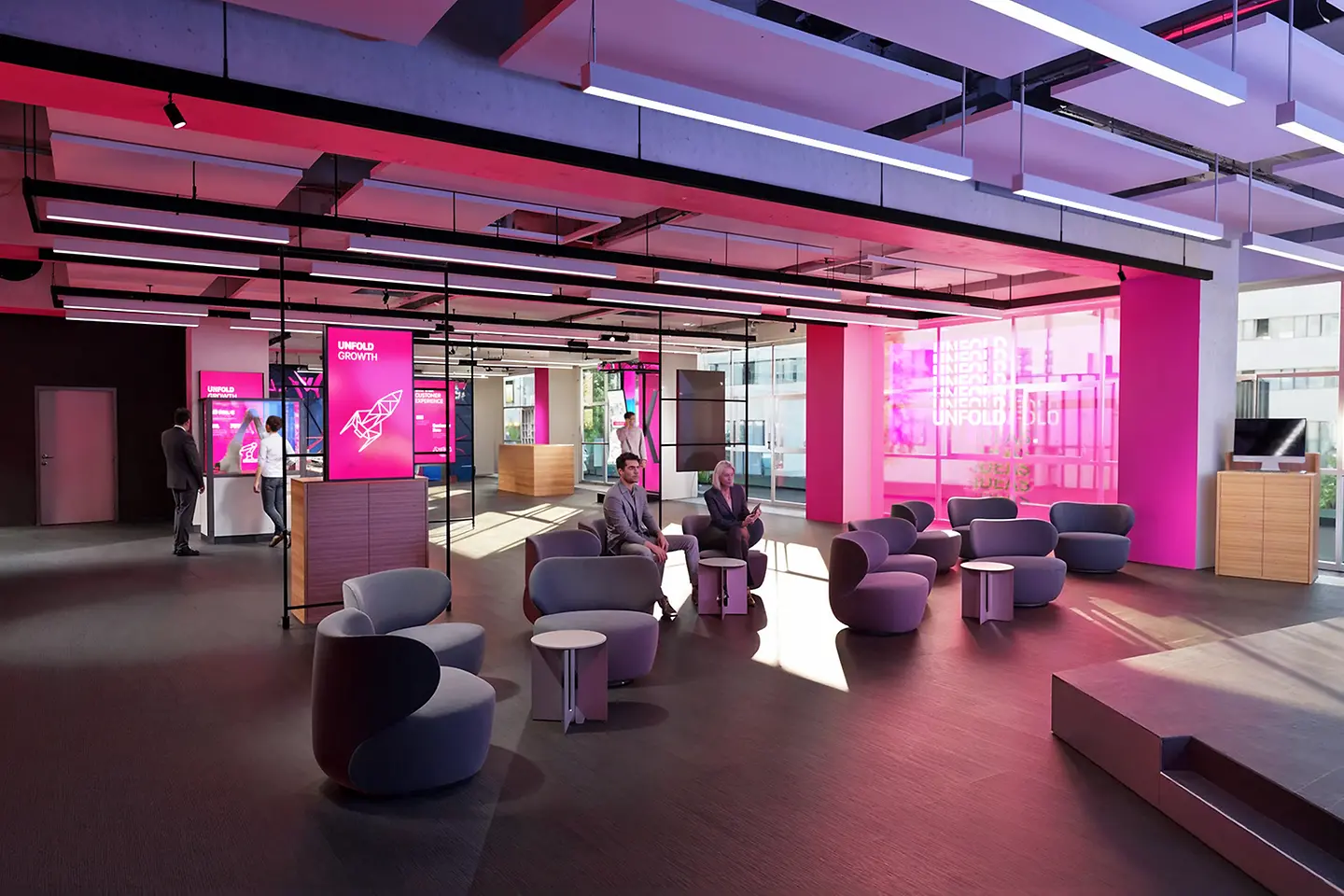 Innovation Center de Múnich con visitantes, pantallas y sillas