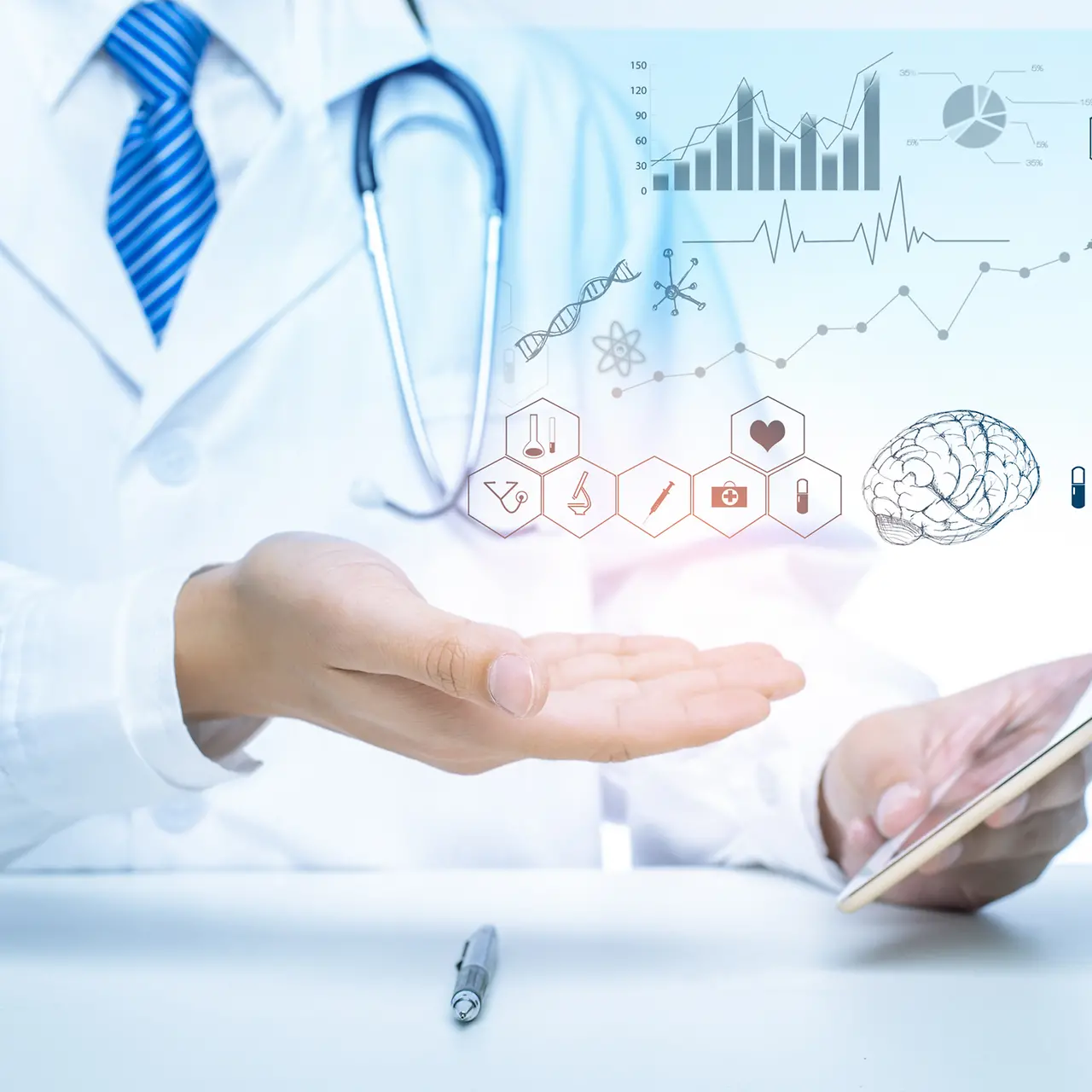 Doktor mit Gesundheitsdaten