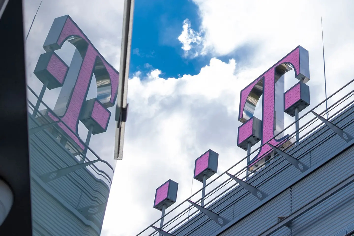 Telekom Headquarters Bonn illustration